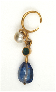 Image of Earring with Pearl, Emerald, and Sapphire