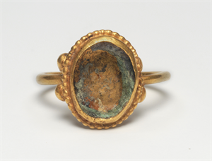 Image of Ring with Oval Bezel 