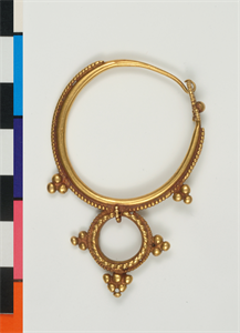 Image of Earring with Tangent Circlet