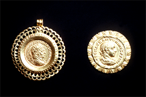 Image of Pendant with Coin of Caracalla