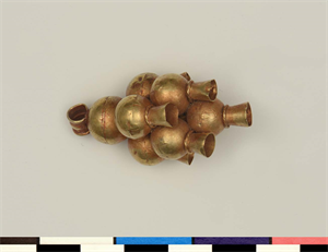 Image of Small Pendant with Three "Inverted Vases" Attached to Small Gold Ball